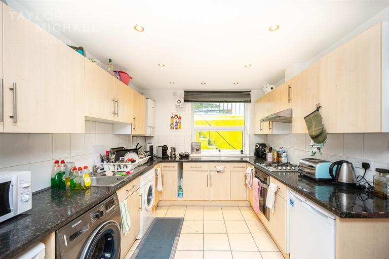 Edinburgh Road, Lewes Road, Brighton, BN2 3HY