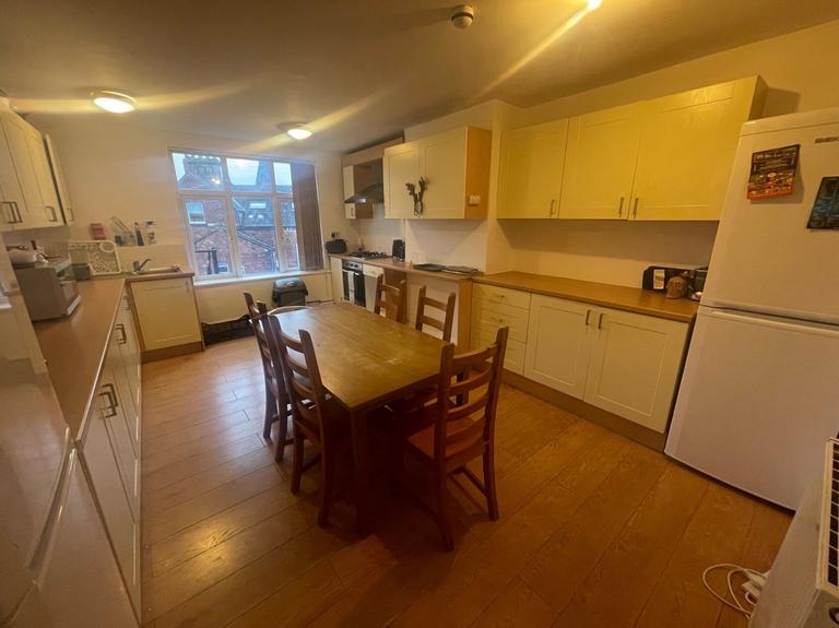 Hyde Terrace, City Centre, Leeds, LS2 9LN