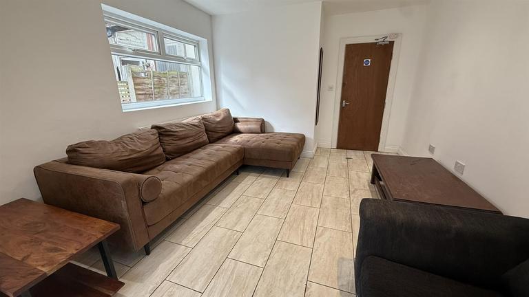 Mauldeth Road West, Withington, Manchester, M20 3EQ