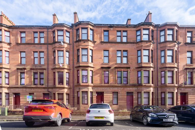 (3/2) Earl Street, West End, Glasgow, G14 0AX