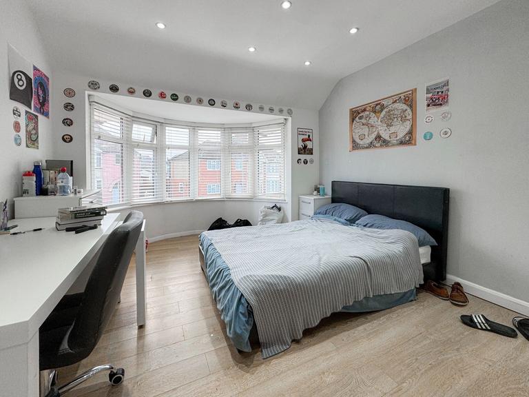 Byron Road, City Centre, Reading, RG6 1EP