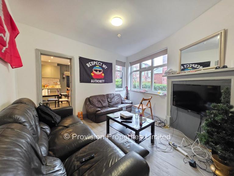 Manor Drive Leeds, Hyde Park, Leeds, LS6 1DD