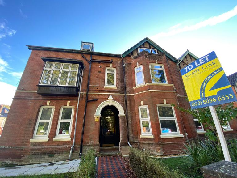 Furzedown Road, Highfield, Southampton, SO17 1PN