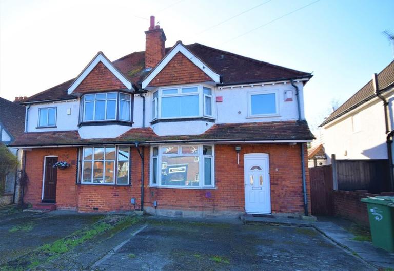 Aldershot Road, Guildford, Surrey, GU2 8AE