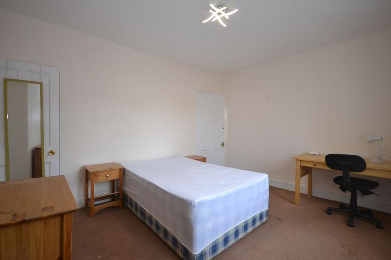 St. Peters Road, City Centre, Reading, RG6 1NT