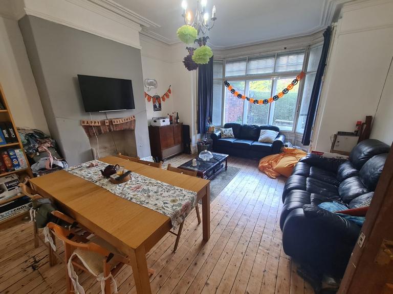 Claremont Villas, Woodhouse, Leeds, LS2 9NY