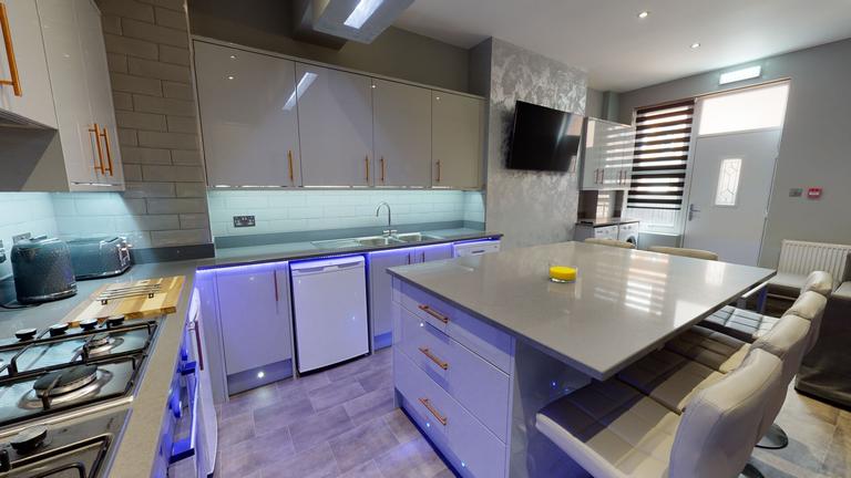 Estcourt Avenue, Headingley, Leeds, LS6 3ES