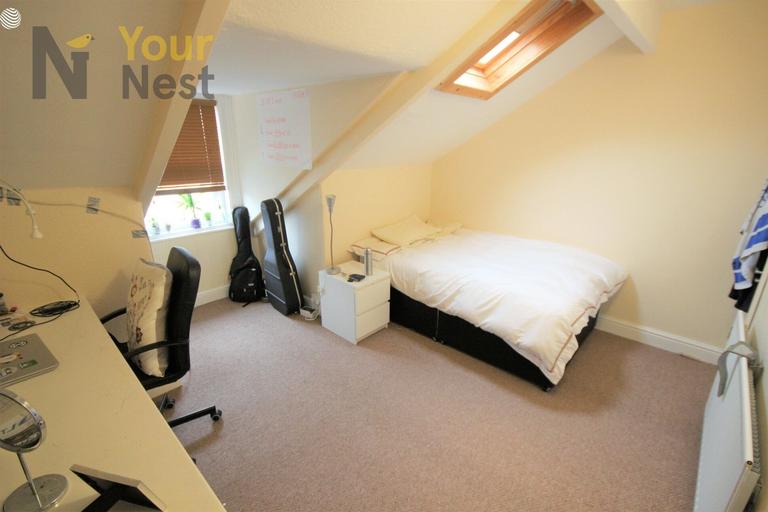 Cliff Mount, Woodhouse, Leeds, LS6 2HP