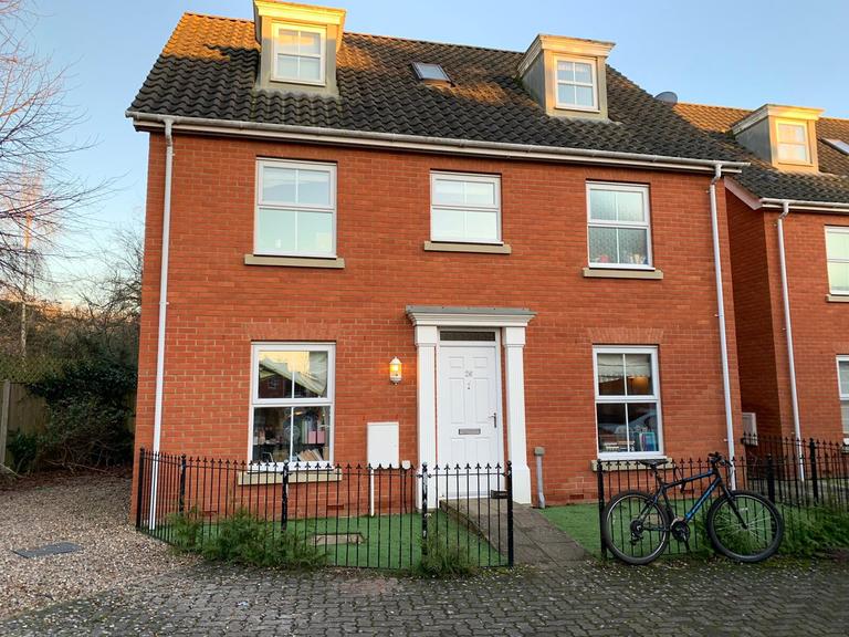 Earles Gardens, North & West Earlham, Norwich, NR4 7SH