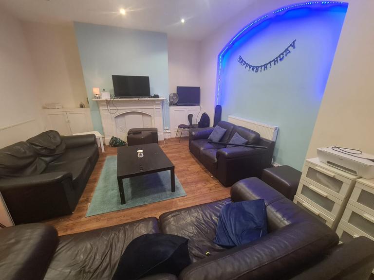 Grosvenor Road, Headingley, Leeds, LS6 2DZ