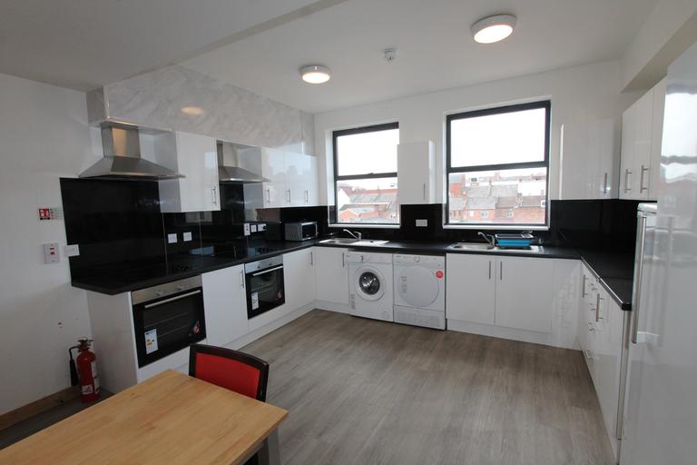 Warwick Street, Town Centre, Leamington Spa, CV32 4QY