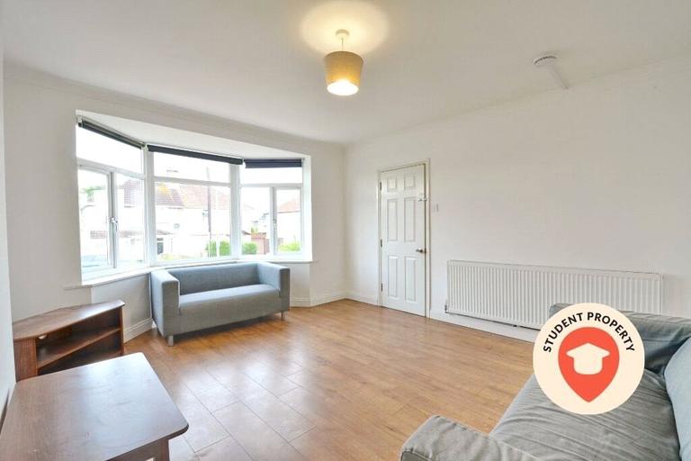 Landseer Avenue, Lockleaze, Bristol, BS7 9YL