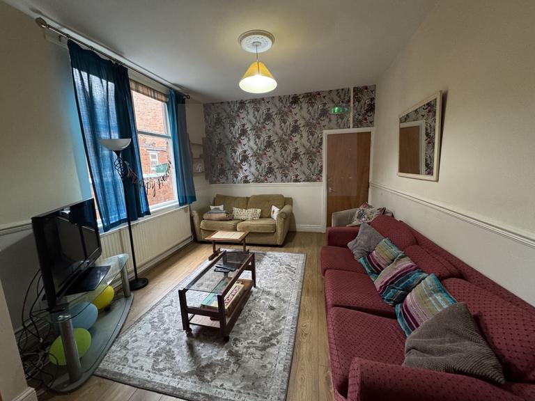 St. James Road, Highfields, Leicester, LE2 1HR