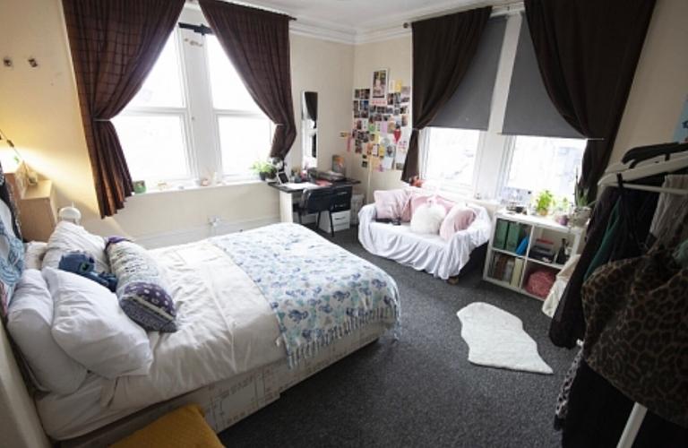 Woodsley Road, Woodhouse, Leeds, LS3 1DT