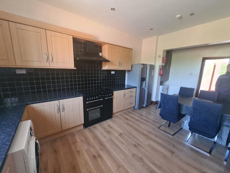 Regent Terrace, Hyde Park, Leeds, LS6 1NP