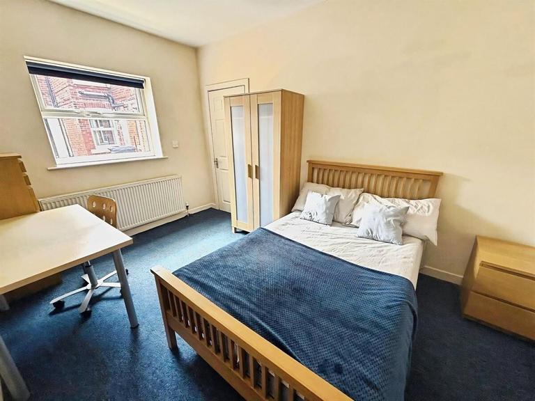 Cemetery Avenue, Ecclesall, Sheffield, S11 8NT