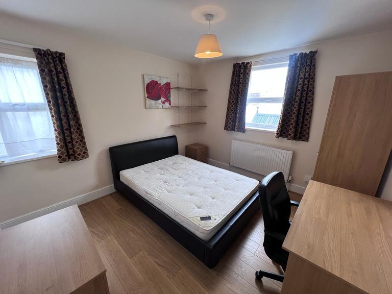 Gwydr Crescent, Uplands, Swansea, SA2 0AD