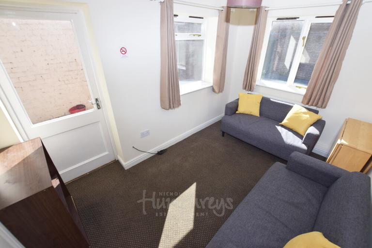 6 bedroom house for rent Leicester Terrace, 24/25, Northampton, NN2 6AJ