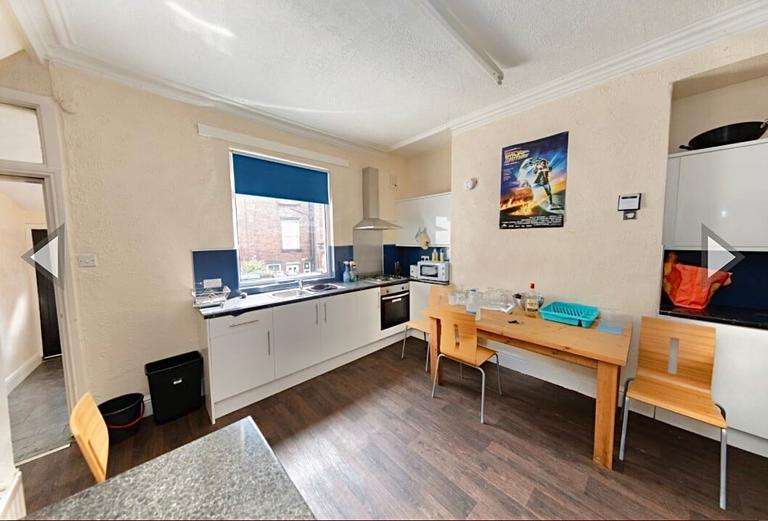Delph Mount, Woodhouse, Leeds, LS6 2HS