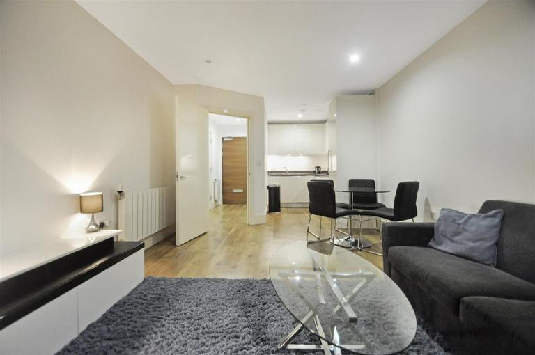 Major Draper Street, Woolwich, London, SE18 6FE
