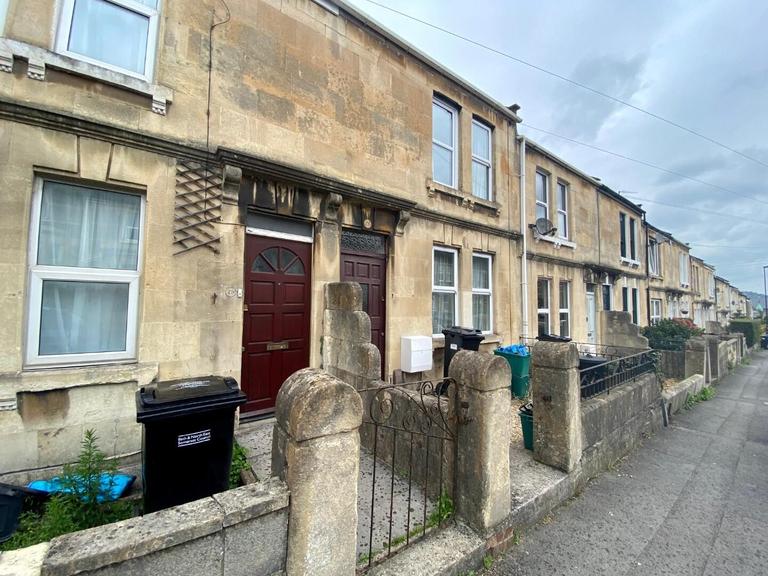 4 bedroom house for rent Coronation Avenue, Bath, BA2 2JN UniHomes