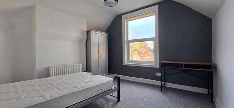 Beeston Road, Dunkirk, Nottingham, NG7 2JS