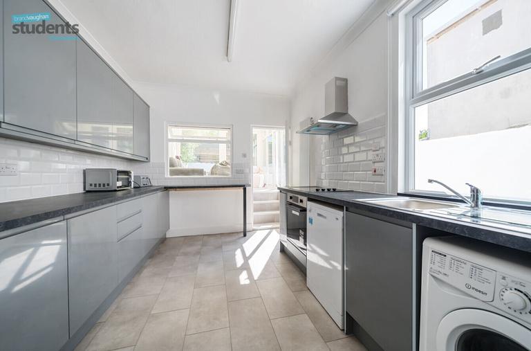 Queens Park Road, Hanover, Brighton, BN2 9ZB
