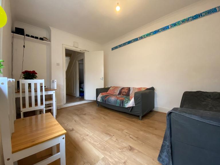 Llandough Street, Cathays, Cardiff, CF24 4AW