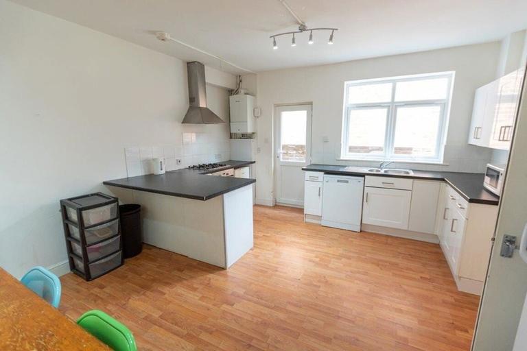 Wilton Avenue, The Polygon, Southampton, SO15 2HG