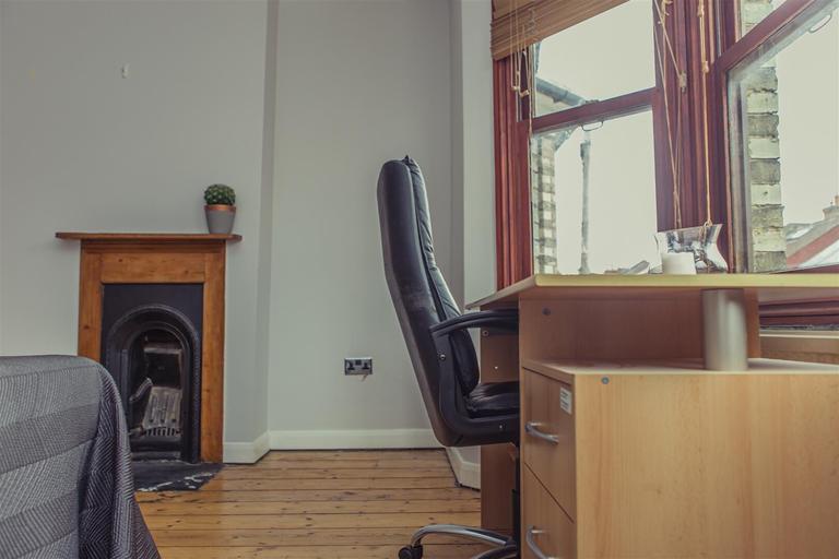 Dapdune Road, Guildford, Surrey, GU1 4NZ