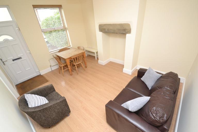 Woodside Avenue, Burley, Leeds, LS4 2QX