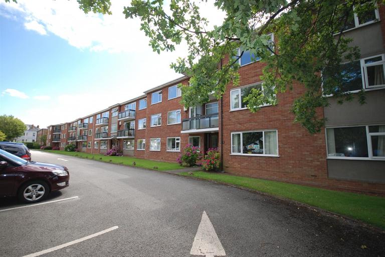 The Oaks, Warwick Place, Town Centre, Leamington Spa, CV32 5DB