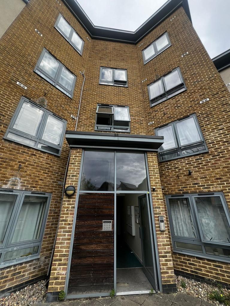 Quayside Drive, Old Heath, Colchester, CO2 8GT