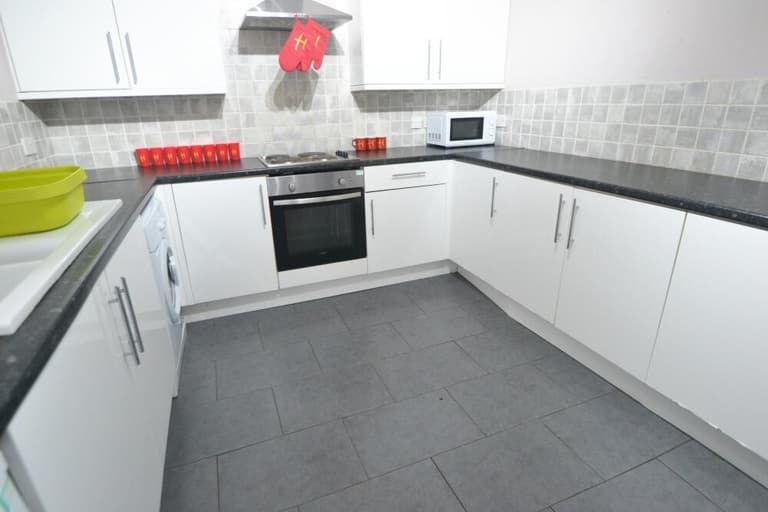 Derby Grove, Lenton, Nottingham, NG7 1PE Derby Grove, Lenton, Nottingham, NG7 1PE