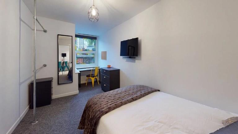 Fishponds Road, Fishponds, Bristol, BS16 3DD