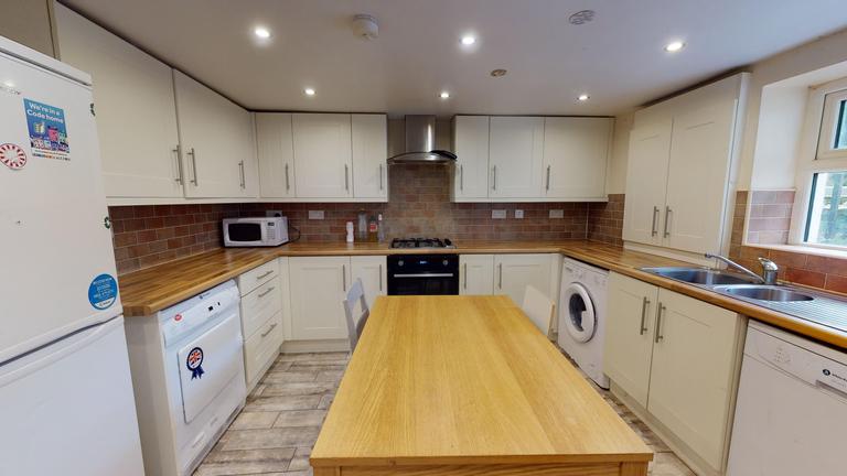 Hyde Park Road, Hyde Park, Leeds, LS6 1AJ