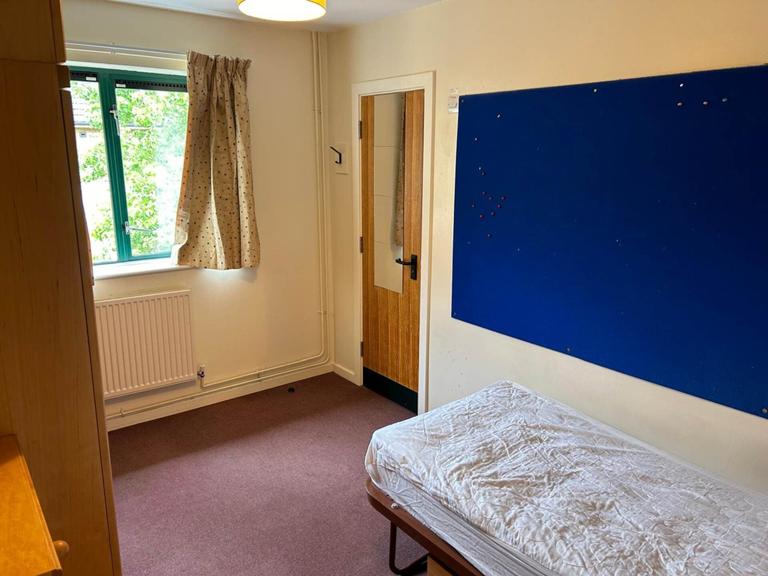 Bellerby Court, Guildford, Surrey, GU2 7XR