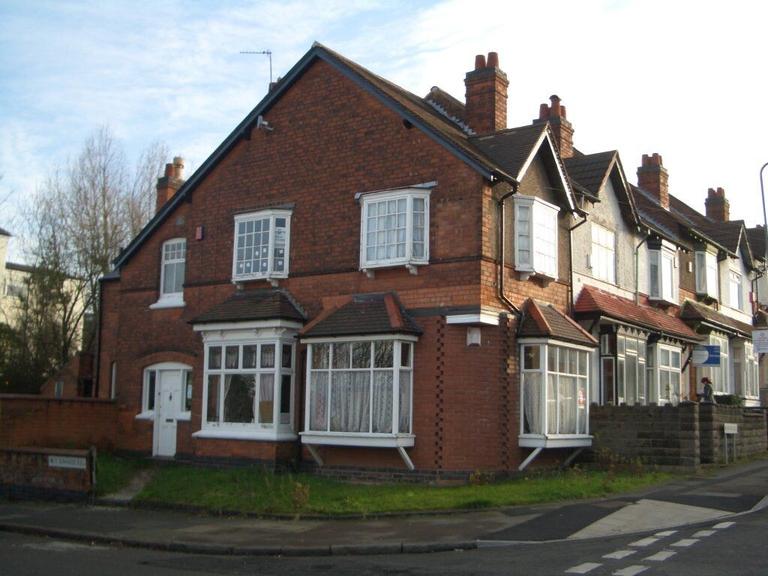 4-bedroom-house-for-rent-rookery-road-birmingham-b29-7dg-unihomes