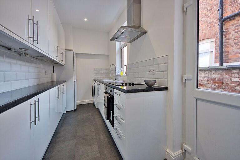 Knighton Fields Road East, Clarendon Park, Leicester, LE2 6DR