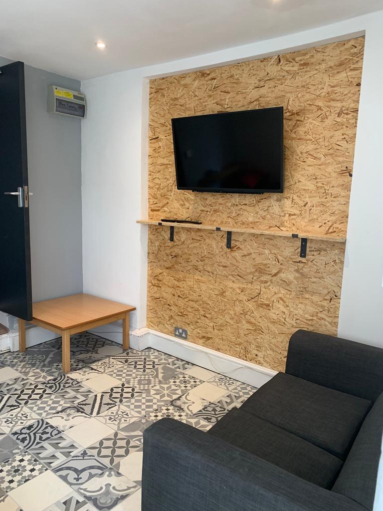 4 bedroom house for rent Kemble Street, Swansea, SA2 0BX UniHomes