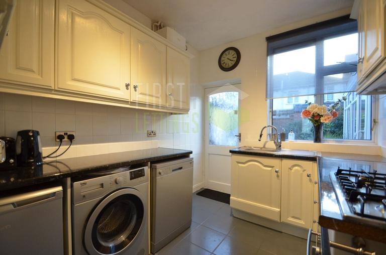 Baslow Road, Highfields, Leicester, LE5 5HE