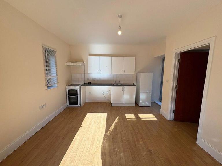 Kitchener Road, Highfield, Southampton, SO17 3SG