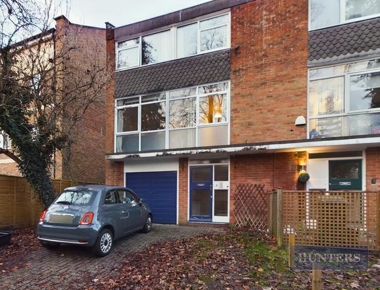 Sparkford Close, Stanmore, Winchester, SO22 4NH
