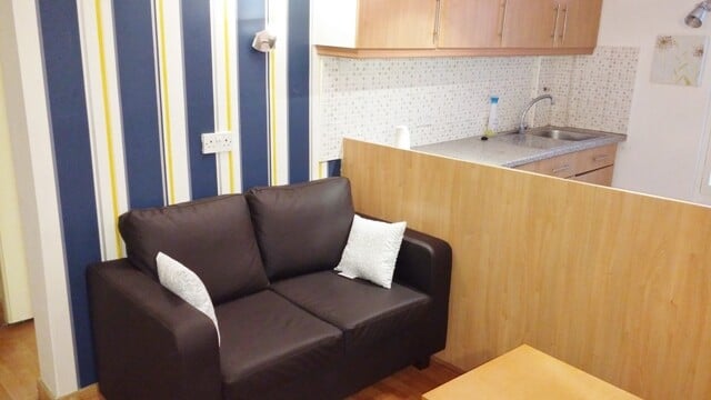 Headingley Avenue, Headingley, Leeds, LS6 3ER