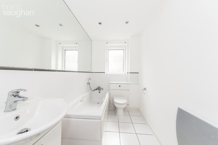 2 bedroom house for rent Horsted Court, Brighton, BN1 4GS UniHomes