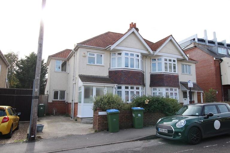 6 bedroom house for rent Ripstone Gardens, Southampton, SO17 3RA UniHomes