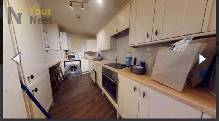 2 Grosvenor Road, Hyde Park, Leeds, LS6 2DZ