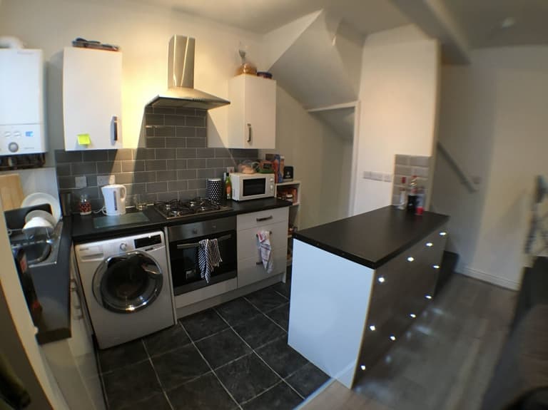 Harold Place, Hyde Park, Leeds, LS6 1PQ Harold Place, Hyde Park, Leeds, LS6 1PQ