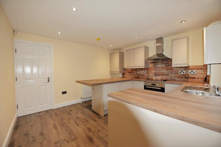 4 bedroom house for rent Welton Place, Leeds, LS6 1EW UniHomes