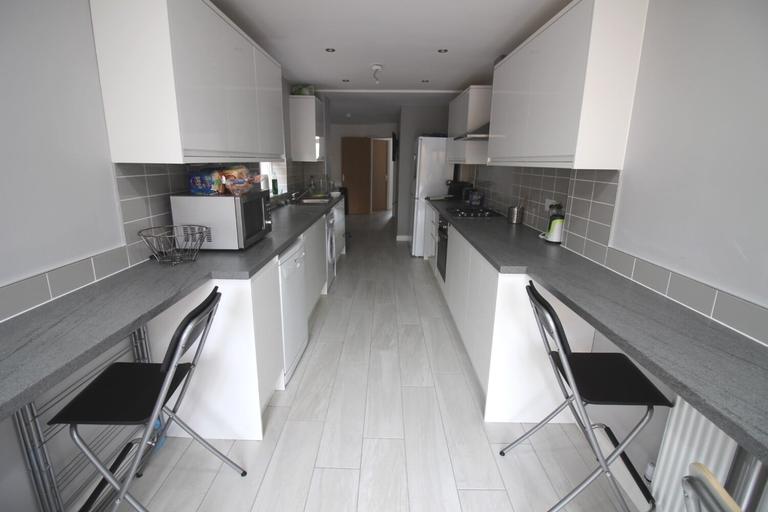 6 bedroom house for rent Rhymney Street, Cardiff, CF24 4DH UniHomes